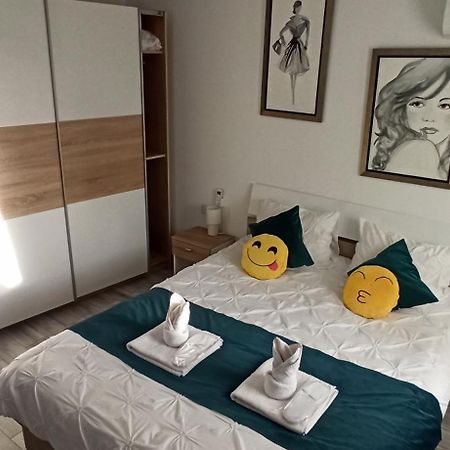 Comfortable Apartment University Square 布加勒斯特 外观 照片